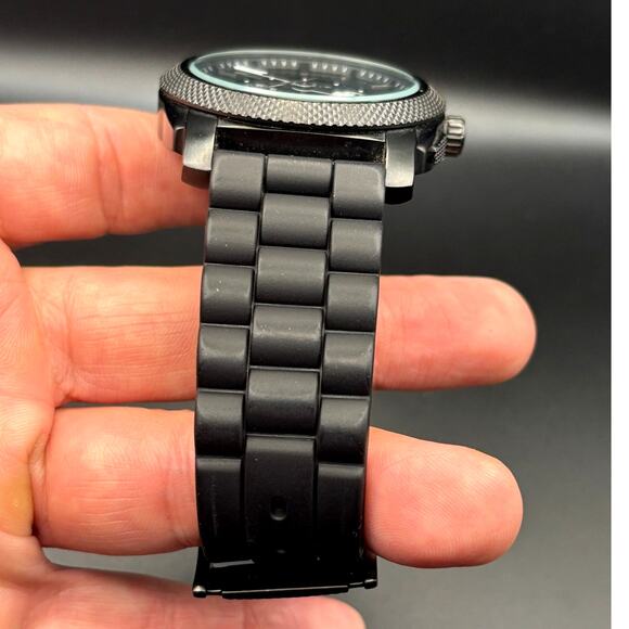 Fossil FS4487 Machine Chronograph Men’s Gunmetal Black Silicone Strap Watch - Picture 13 of 17